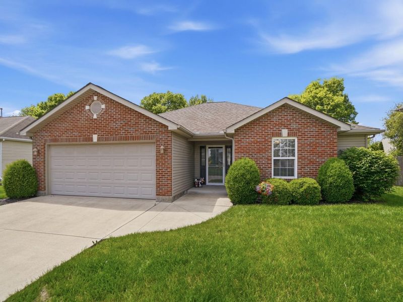 1728 Hunters Ridge Drive, Troy, OH 45373 Photo 2