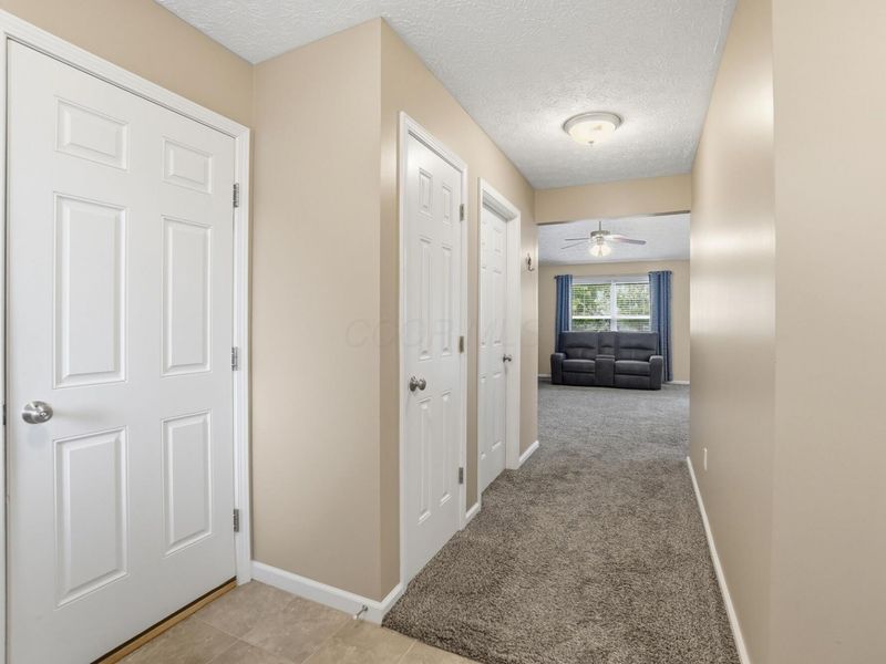 1728 Hunters Ridge Drive, Troy, OH 45373 Photo 4