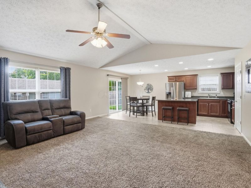 1728 Hunters Ridge Drive, Troy, OH 45373 Photo 9