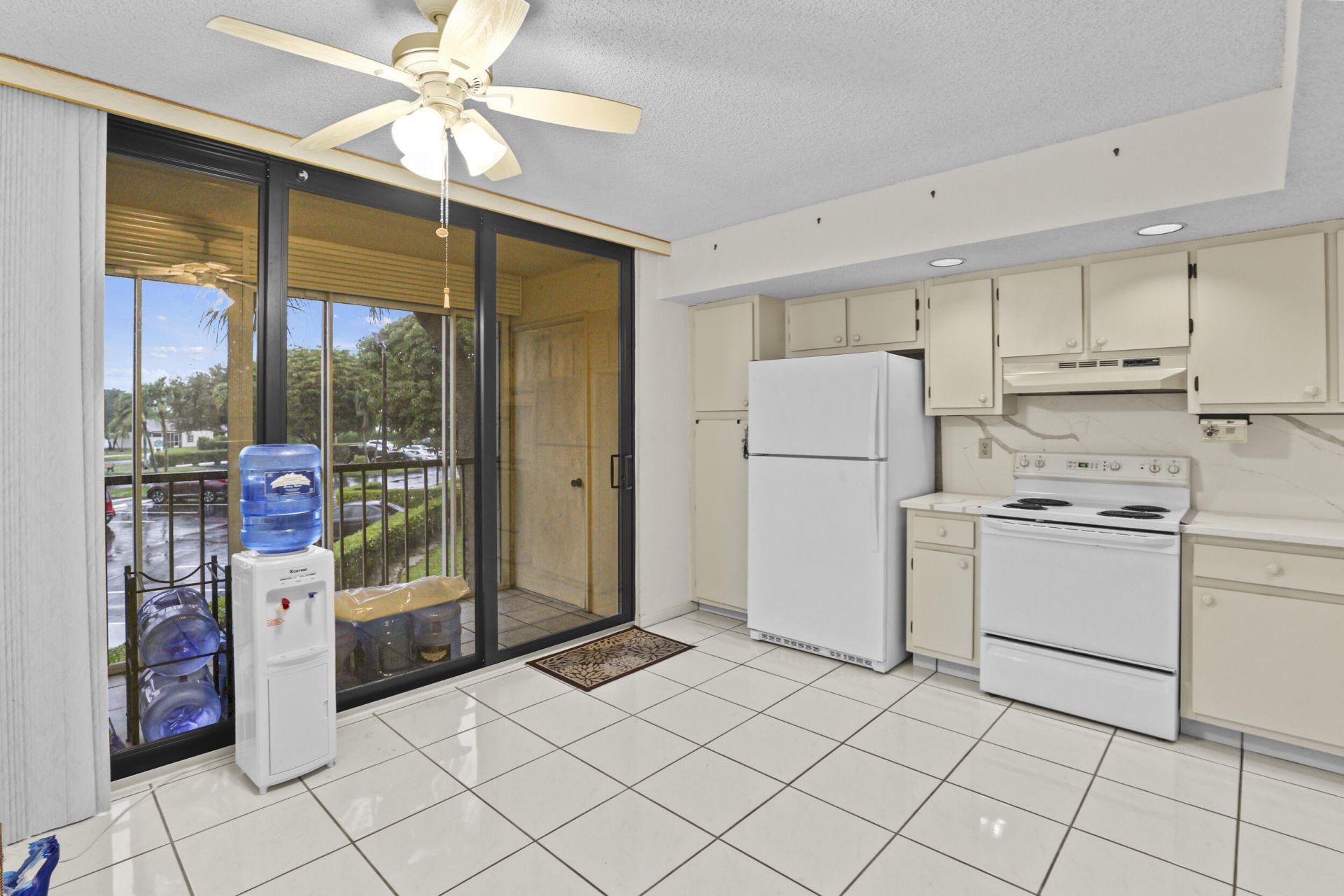 5280 Las Verdes Circle, Unit 219, Delray Beach, FL 33484 Photo