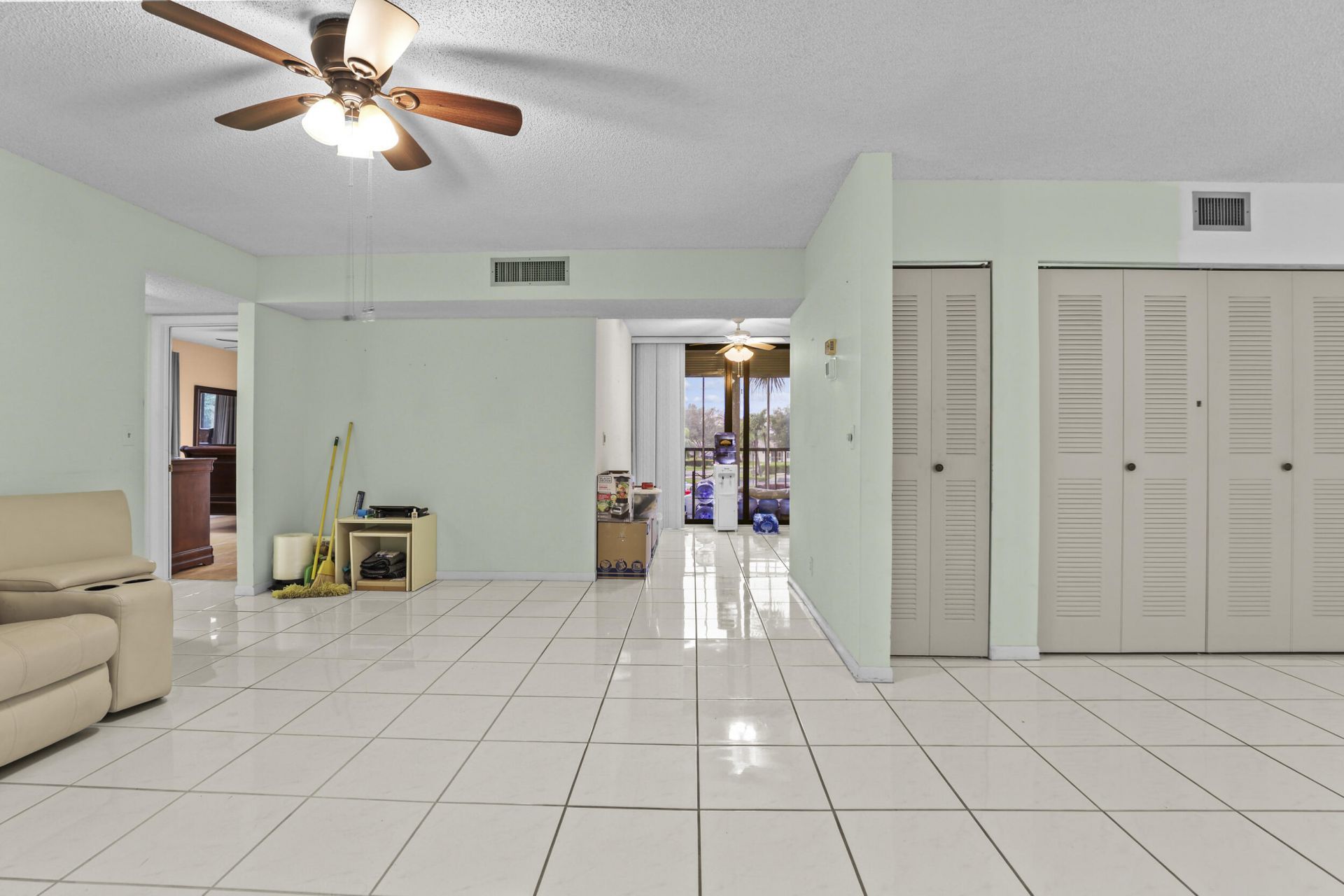 5280 Las Verdes Circle, Unit 219, Delray Beach, FL 33484 Photo