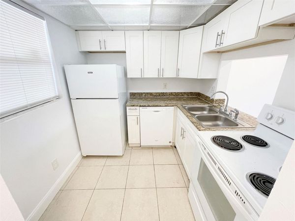 2800 NW 56th Avenue, Unit D402, Lauderhill, FL 33313