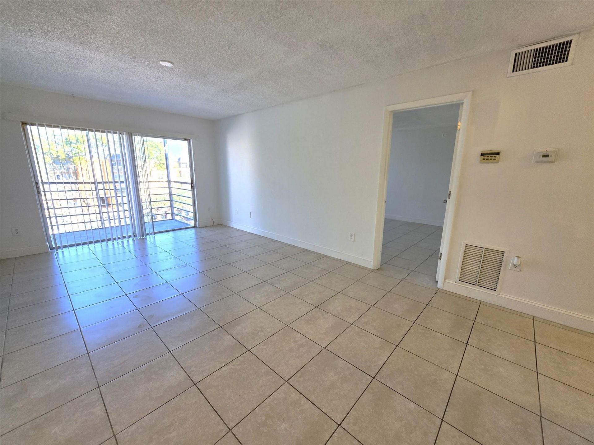 2800 NW 56th Avenue, Unit D402, Lauderhill, FL 33313 Photo