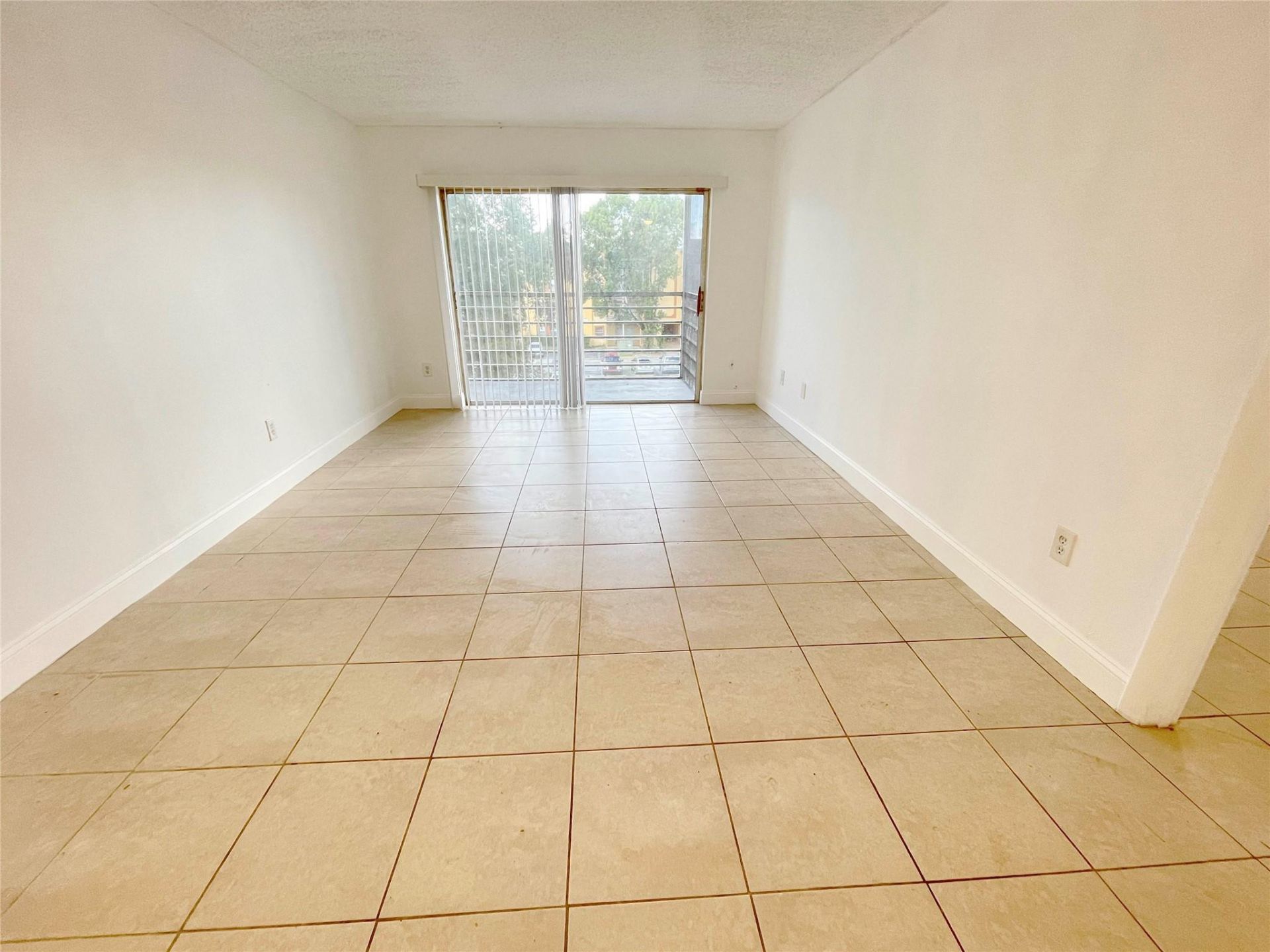 2800 NW 56th Avenue, Unit D402, Lauderhill, FL 33313 Photo