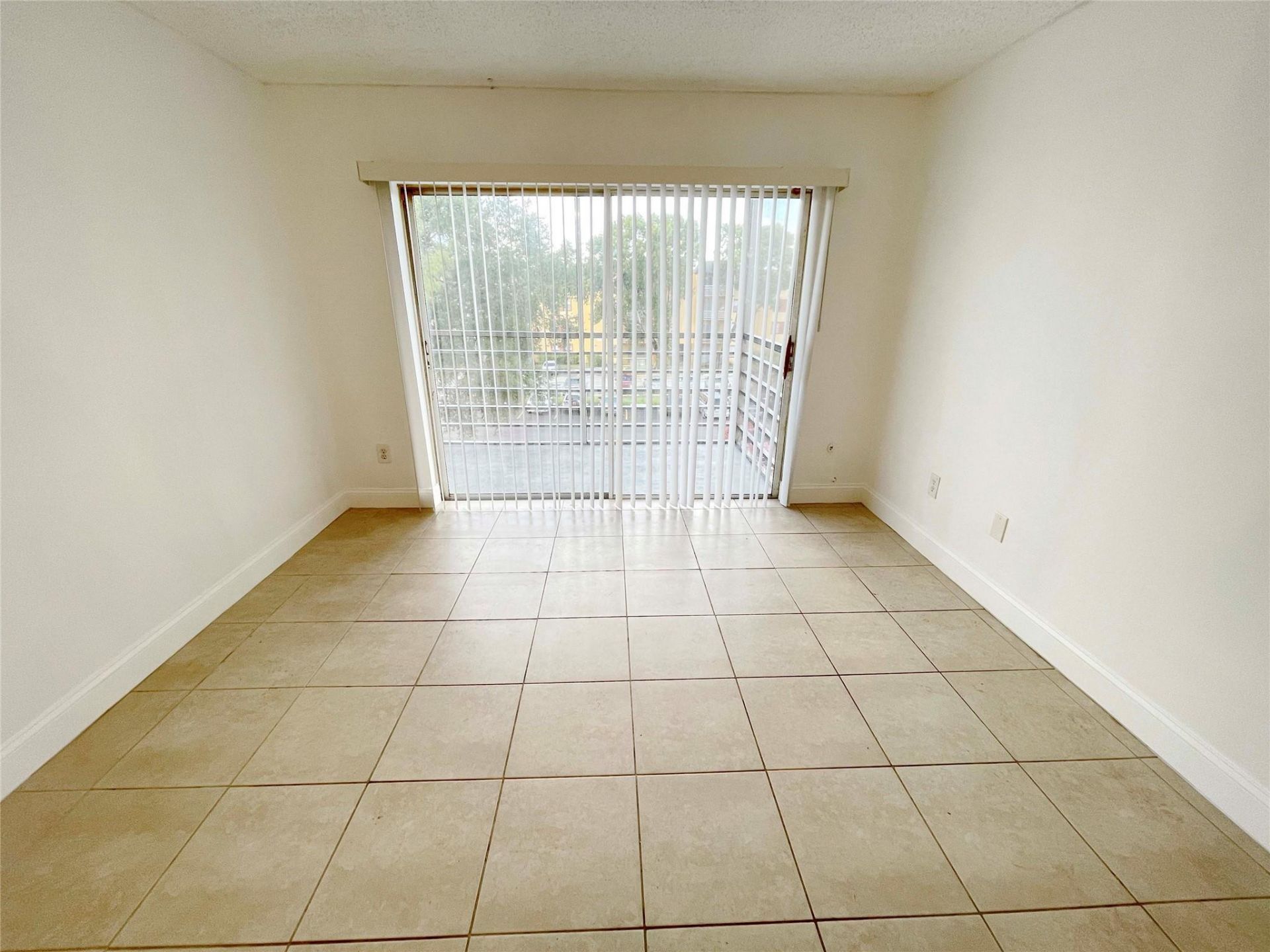 2800 NW 56th Avenue, Unit D402, Lauderhill, FL 33313 Photo