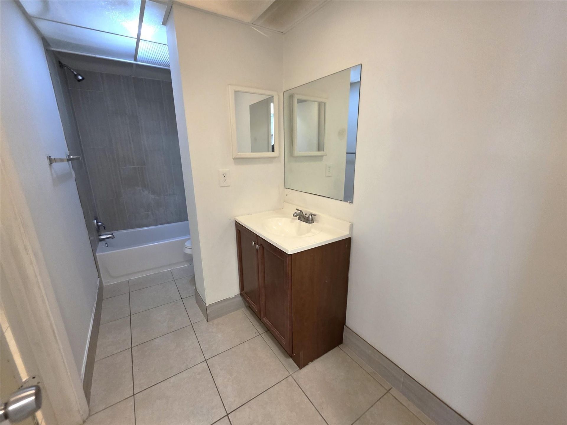 2800 NW 56th Avenue, Unit D402, Lauderhill, FL 33313 Photo