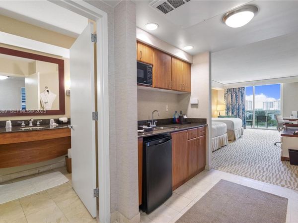 18001 Collins ave, Unit 616, Sunny Isles Beach, FL 33160