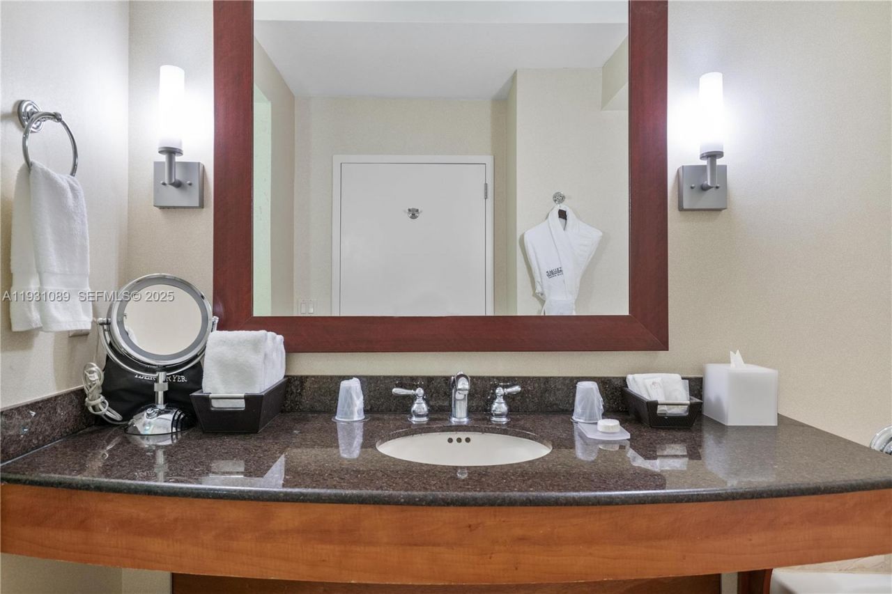 18001 Collins Ave, Unit 616, Sunny Isles Beach, FL 33160 Photo