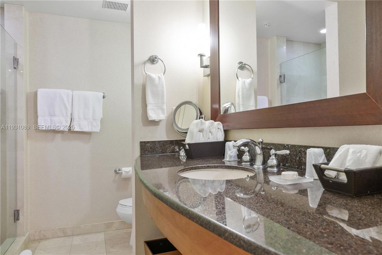 18001 Collins Ave, Unit 616, Sunny Isles Beach, FL 33160 Photo