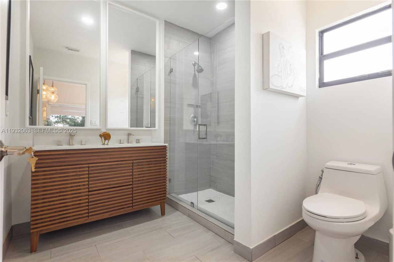 14000 NE 16th Ct, North Miami, FL 33181 Photo