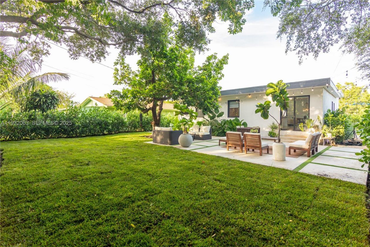 14000 NE 16th Ct, North Miami, FL 33181 Photo