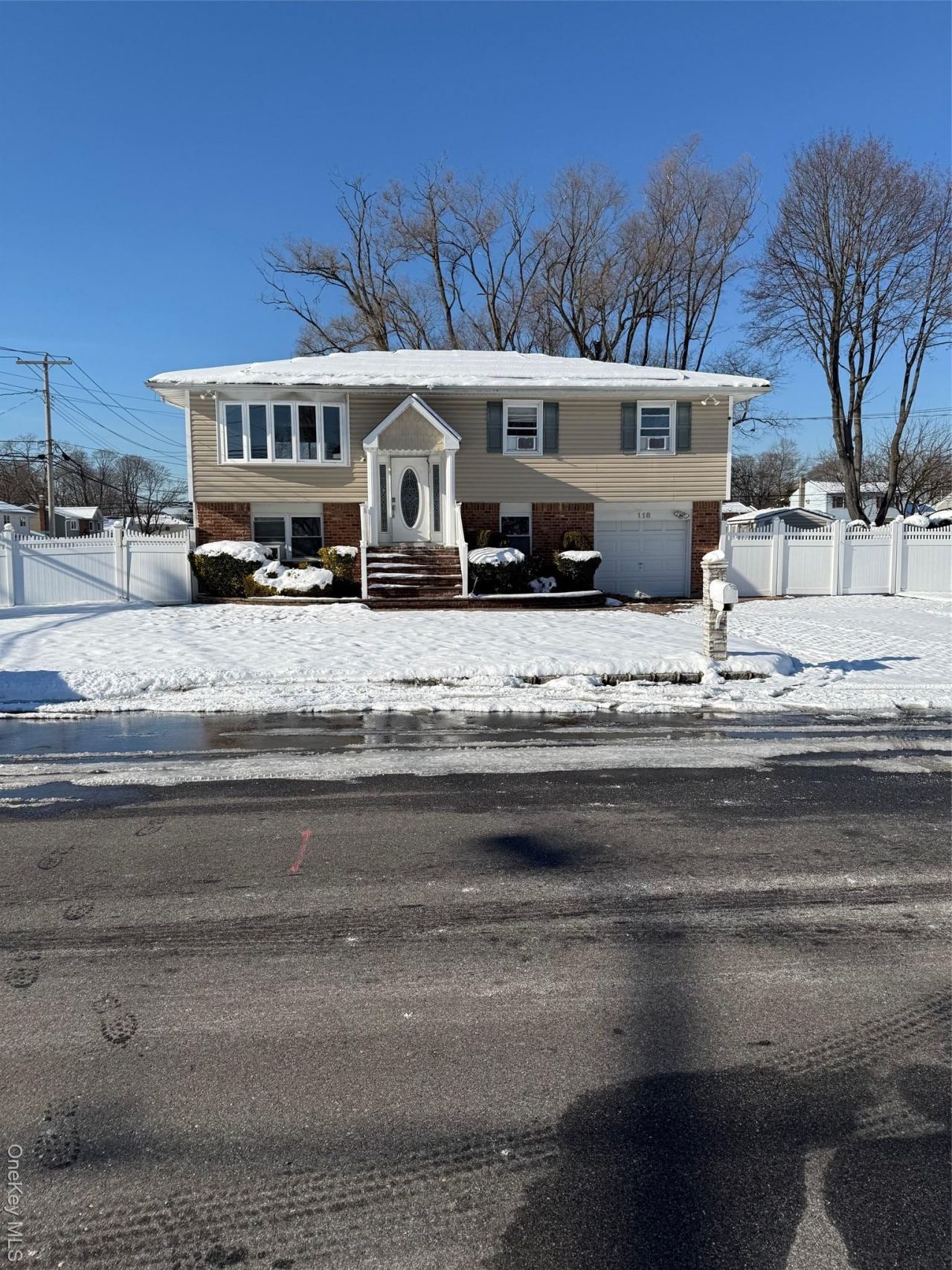 118 Lincoln Avenue, Deer Park, NY 11729 Main Photo