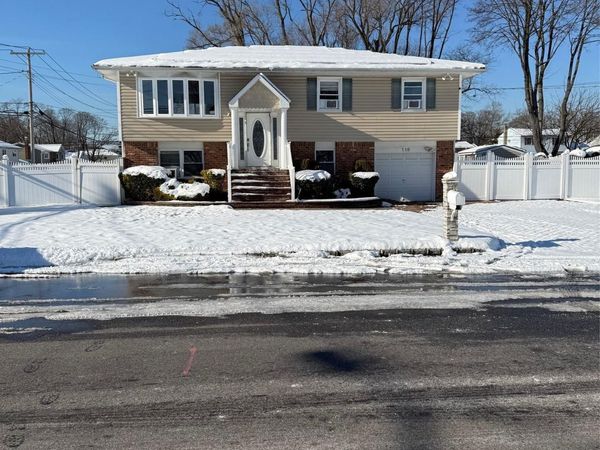 118 Lincoln Avenue, Deer Park, NY 11729