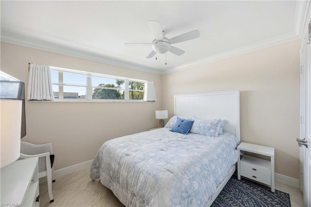 610 Broad Ave S, Unit J610, Naples, FL 34102 Photo