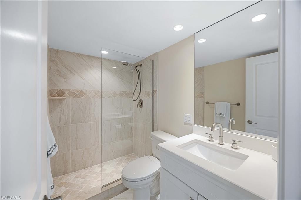 610 Broad Ave S, Unit J610, Naples, FL 34102 Photo