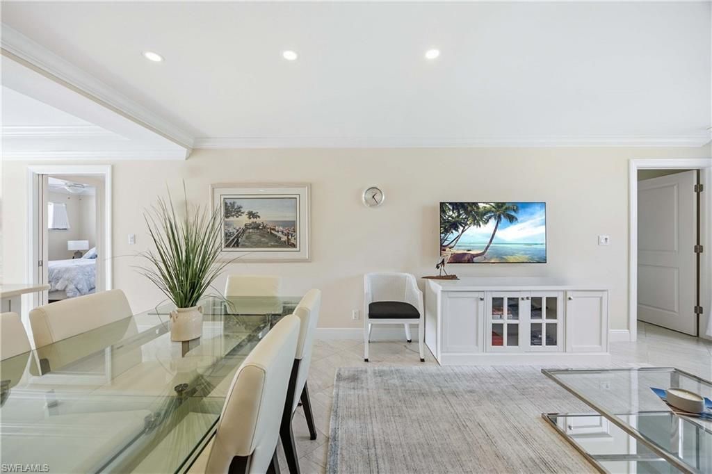 610 Broad Ave S, Unit J610, Naples, FL 34102 Photo