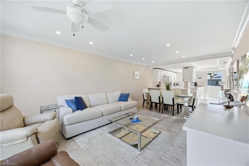 610 Broad Ave S, Unit J610, Naples, FL 34102 Photo