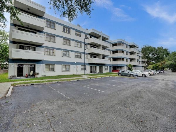 1891 N 61st Ave , Unit B215, Hollywood, FL 33024