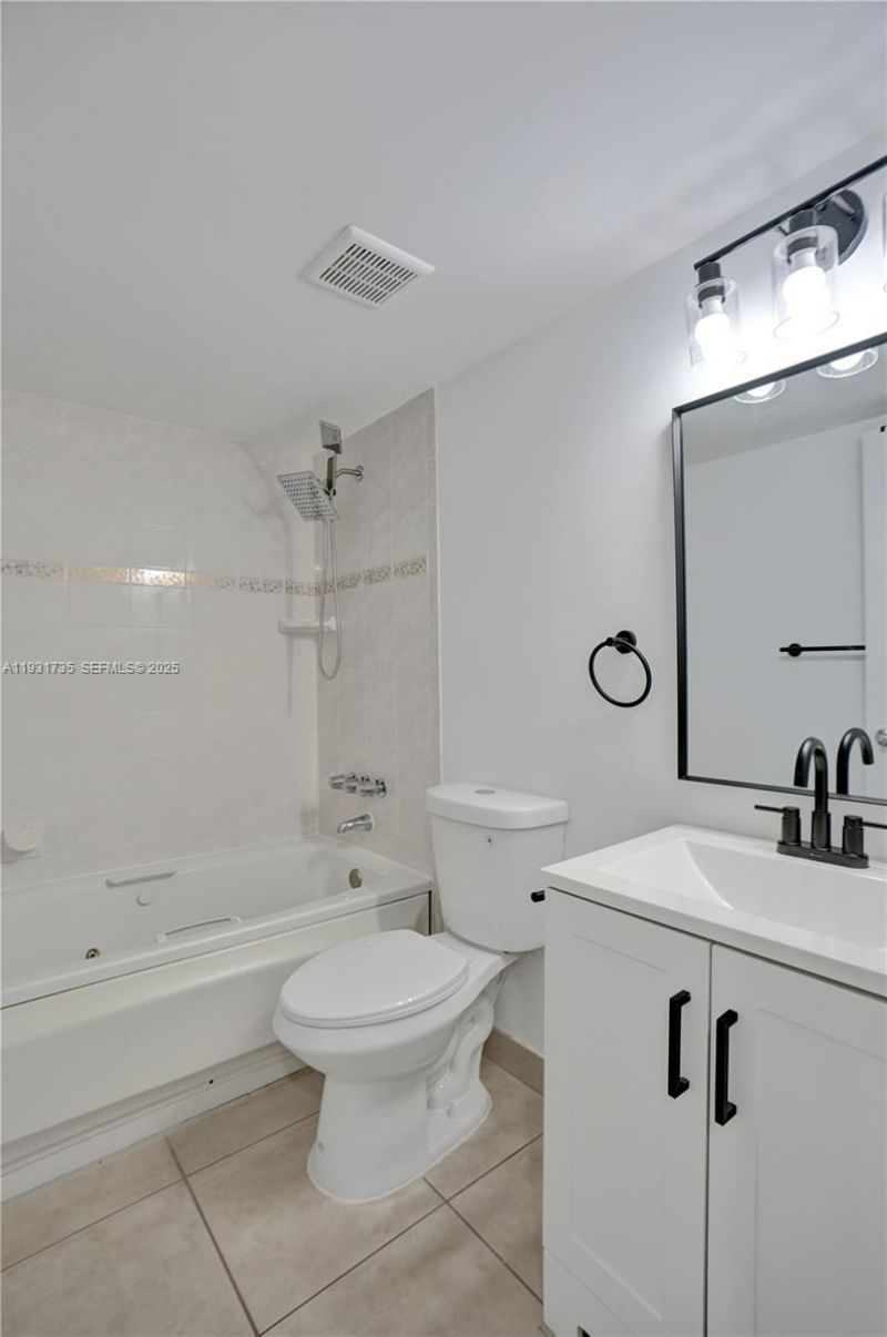 1891 N 61st Ave, Unit B215, Hollywood, FL 33024 Photo