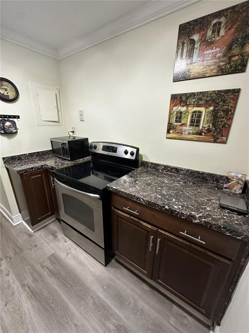 210 172nd St, Unit 426, Sunny Isles Beach, FL 33160 Photo