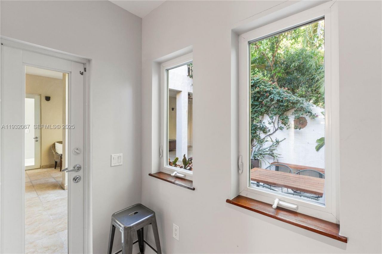 737 Alhambra Cir , Coral Gables, FL 33134 Photo