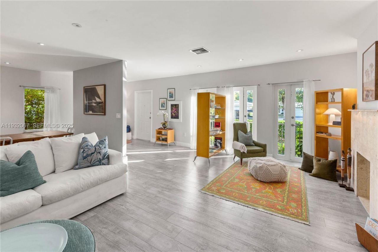 737 Alhambra Cir , Coral Gables, FL 33134 Photo