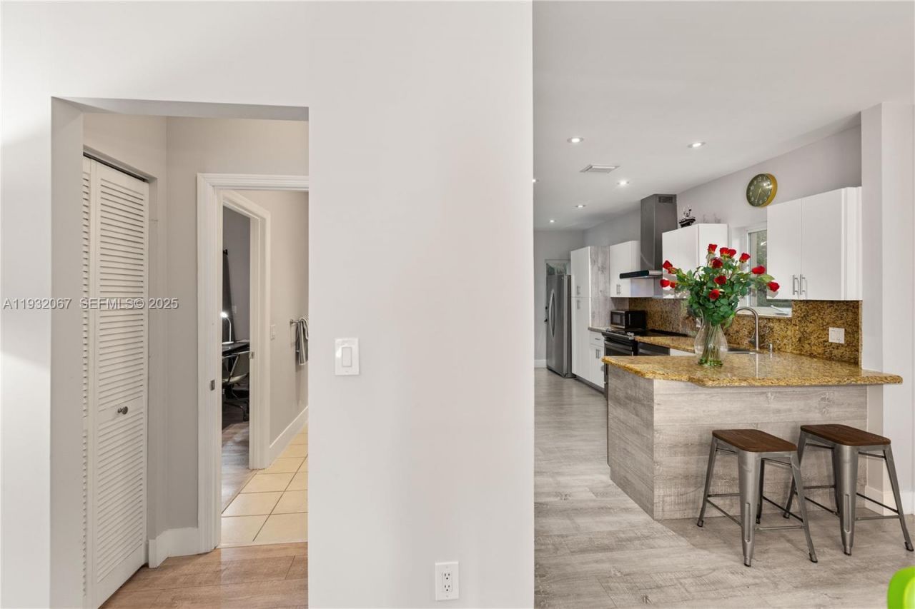 737 Alhambra Cir , Coral Gables, FL 33134 Photo