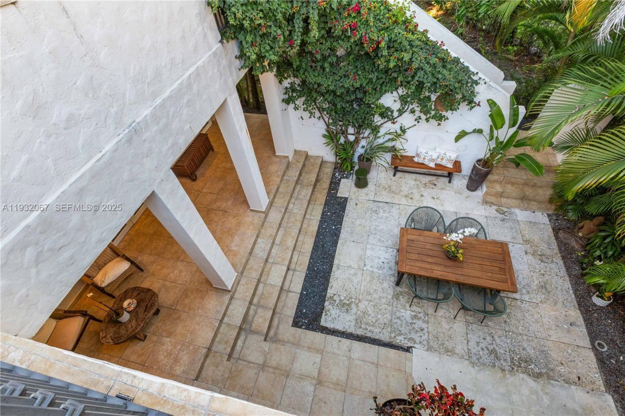 737 Alhambra Cir , Coral Gables, FL 33134 Photo