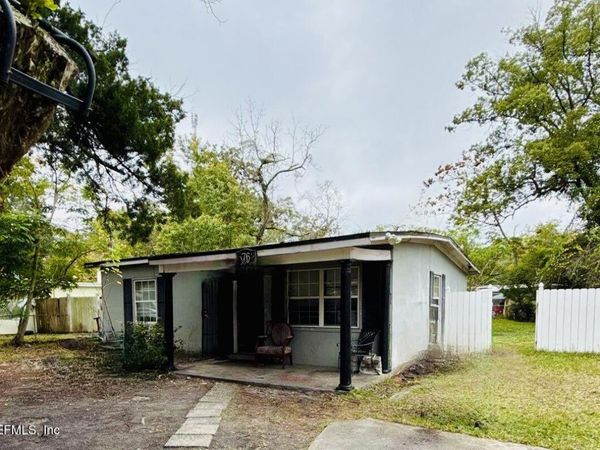 5762 BEGONIA Road, Jacksonville, FL 32209