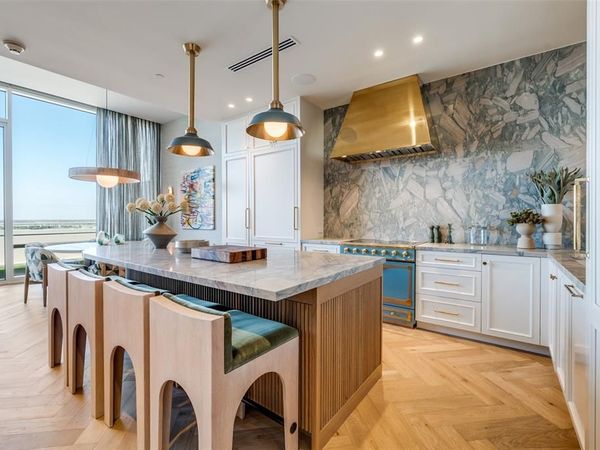 2408 Victory Park Lane, Unit 1442, Dallas, TX 75219