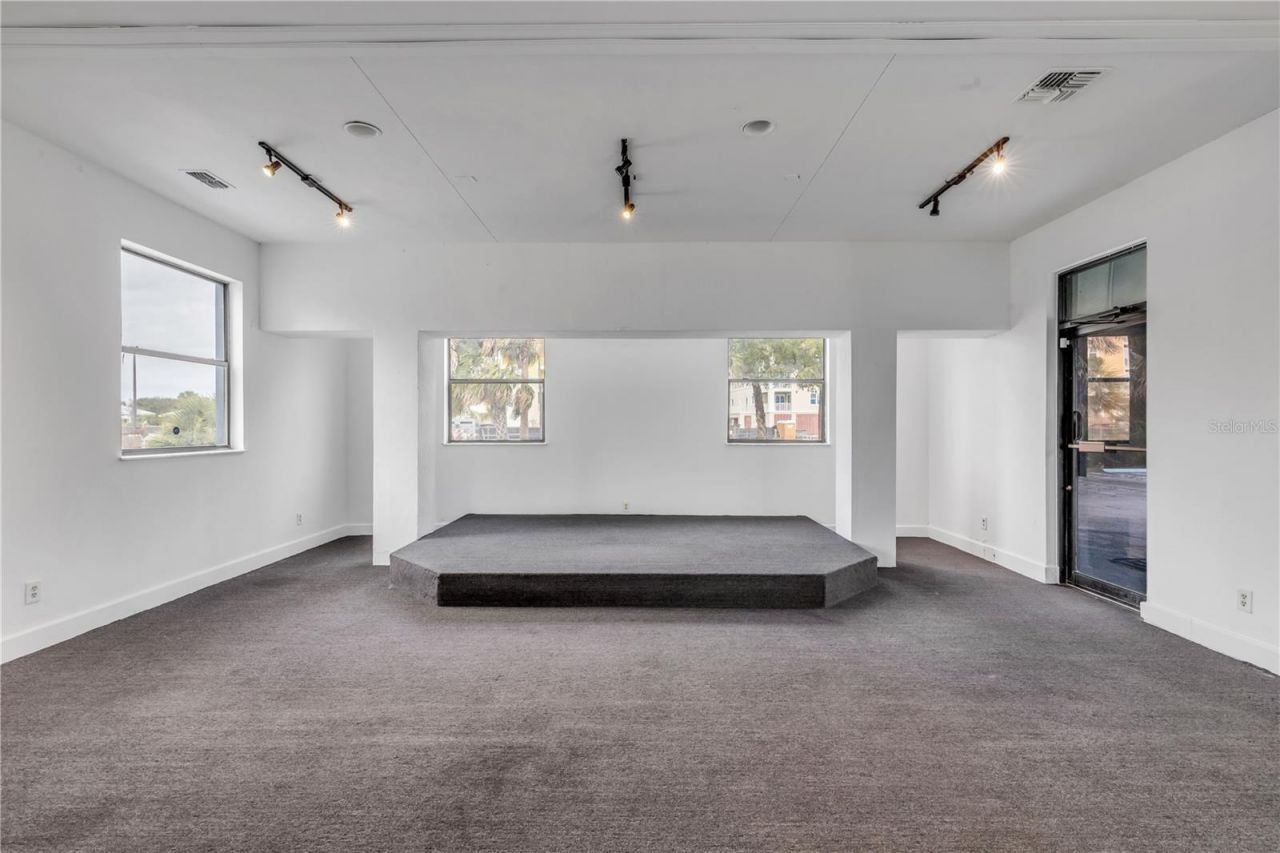 109 N Causeway, New Smyrna Beach, FL 32169 Photo