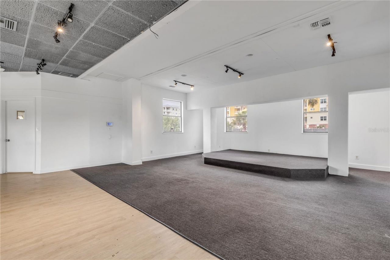 109 N Causeway, New Smyrna Beach, FL 32169 Photo