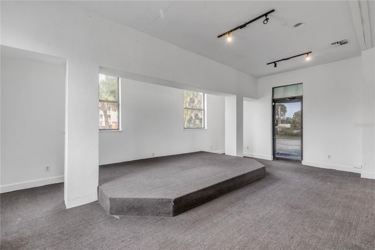 109 N Causeway, New Smyrna Beach, FL 32169 Photo