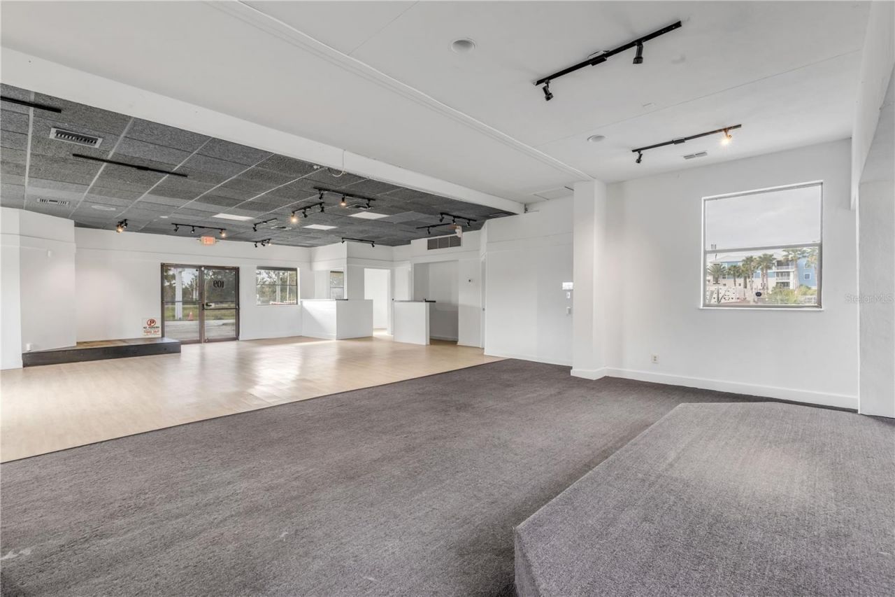 109 N Causeway, New Smyrna Beach, FL 32169 Photo