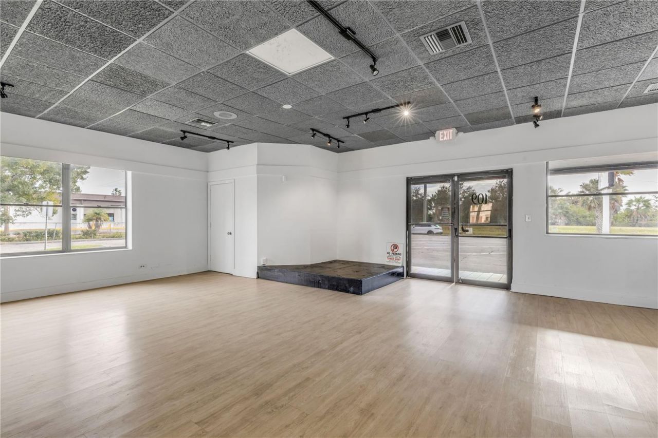 109 N Causeway, New Smyrna Beach, FL 32169 Photo