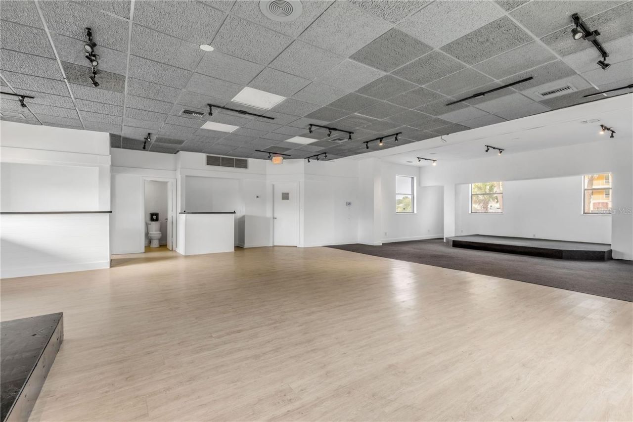 109 N Causeway, New Smyrna Beach, FL 32169 Photo