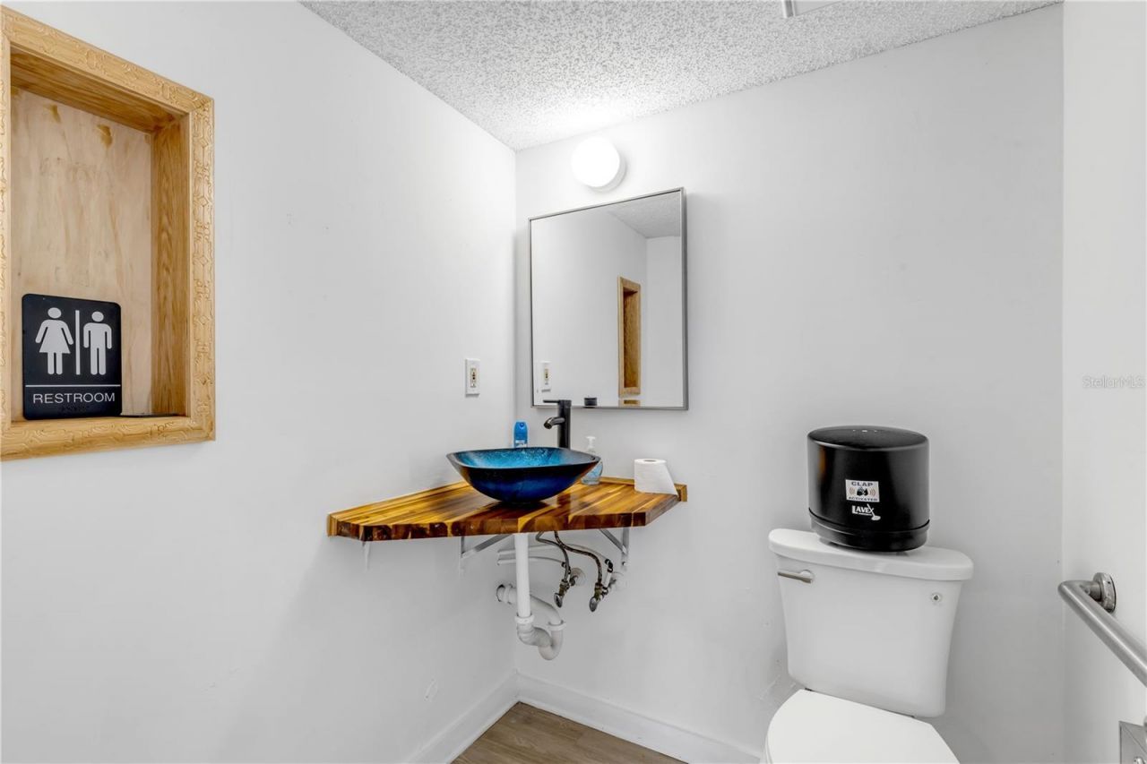 109 N Causeway, New Smyrna Beach, FL 32169 Photo