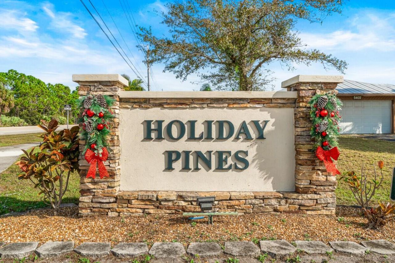 5310 Echo Pines Circle E, Fort Pierce, FL 34951 Photo