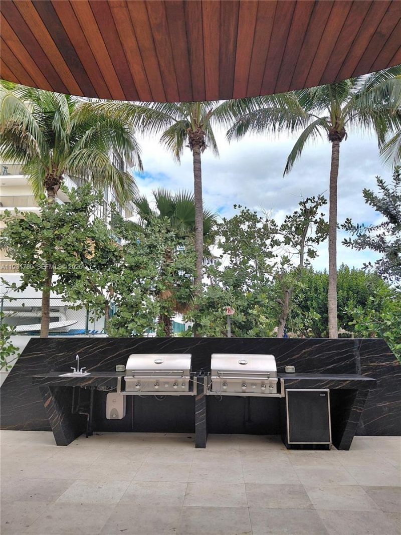 6365 Collins Ave, Unit 905, Miami Beach, FL 33141 Photo