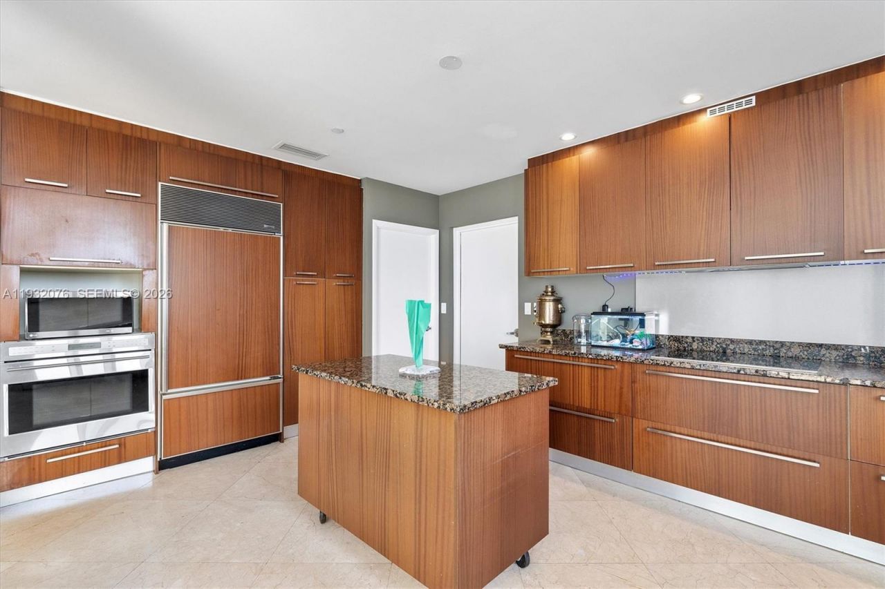 15901 Collins Ave, Unit 904, Sunny Isles Beach, FL 33160 Photo