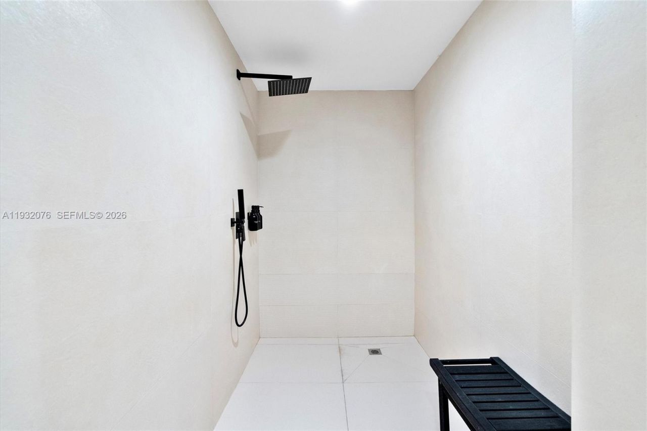 15901 Collins Ave, Unit 904, Sunny Isles Beach, FL 33160 Photo