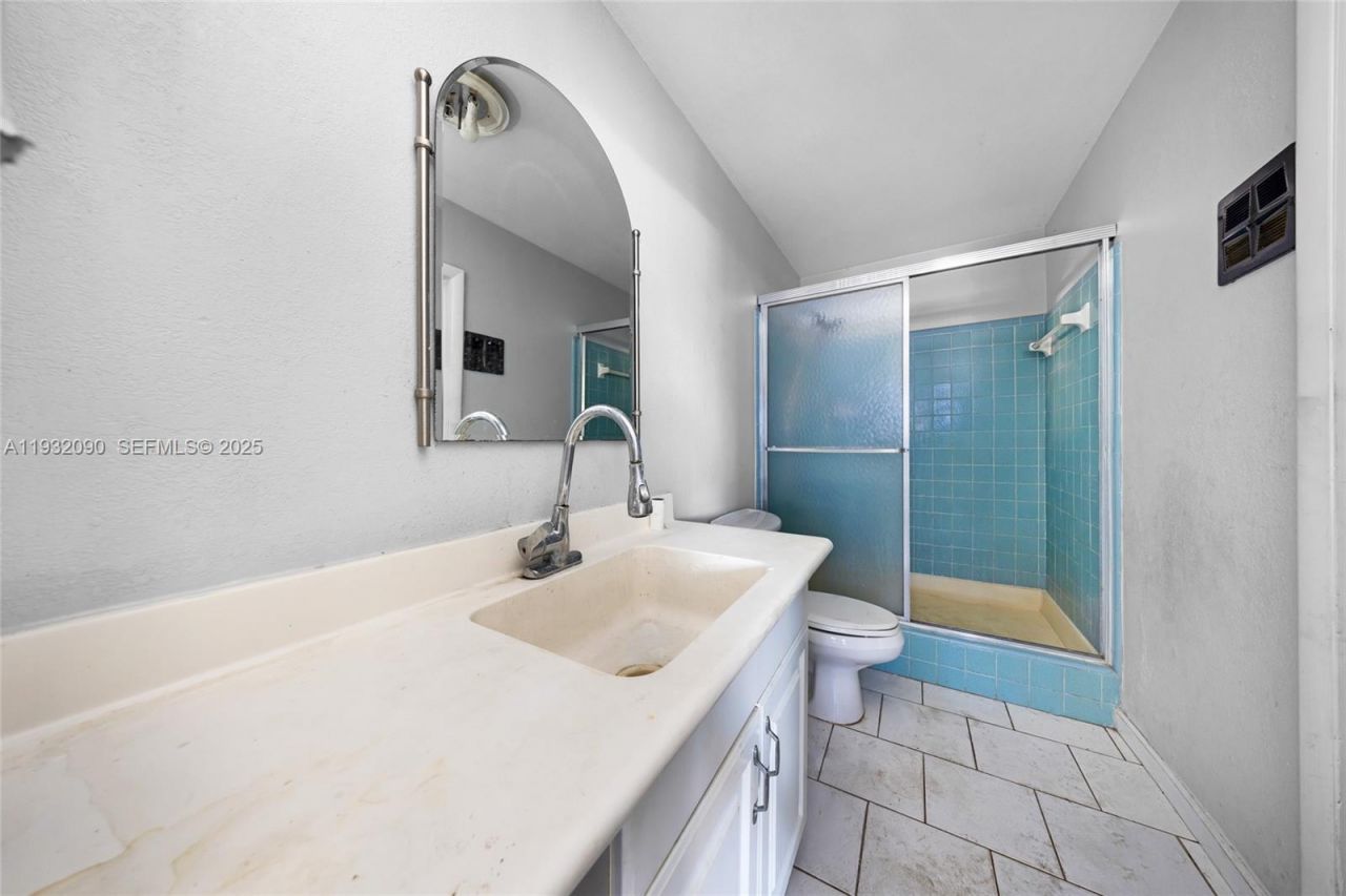 3560 NW 10th Ave , Oakland Park, FL 33309 Photo