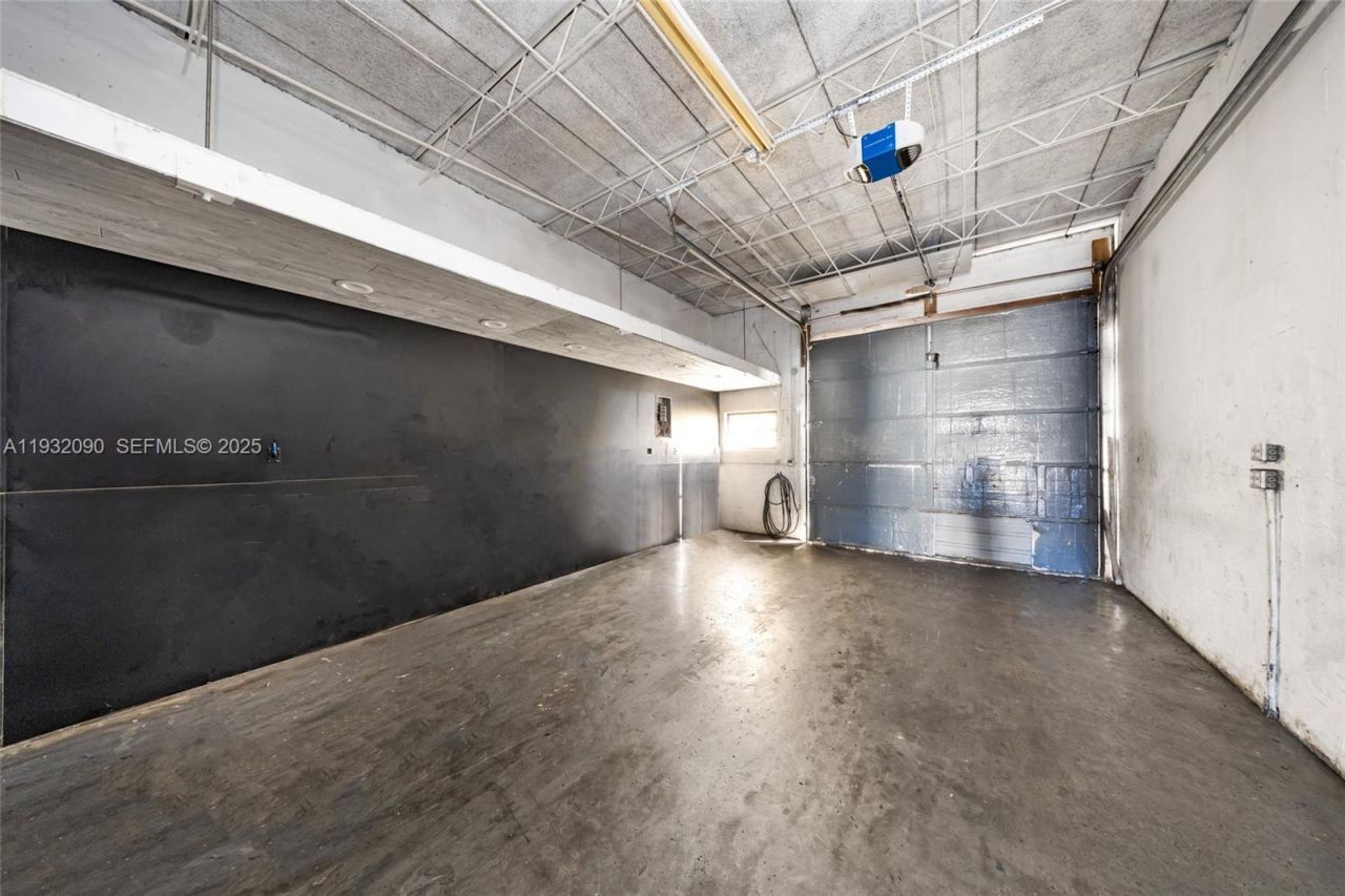 3560 NW 10th Ave , Oakland Park, FL 33309 Photo