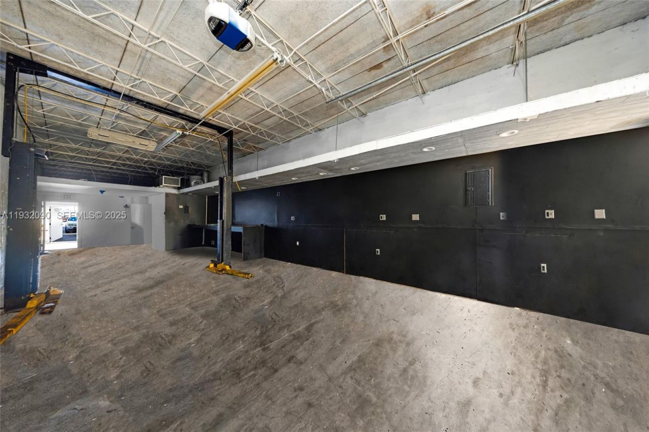 3560 NW 10th Ave , Oakland Park, FL 33309 Photo