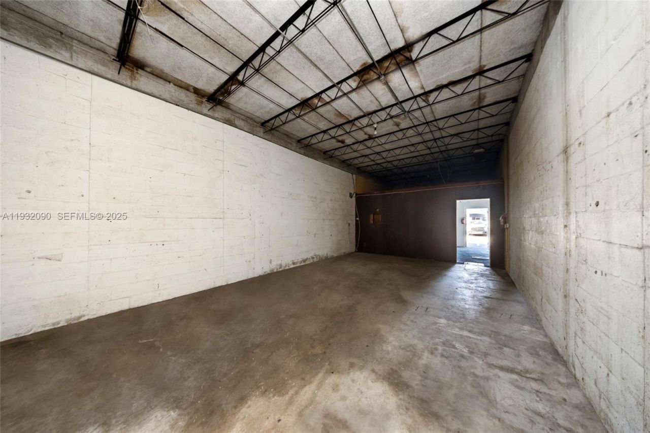 3560 NW 10th Ave , Oakland Park, FL 33309 Photo