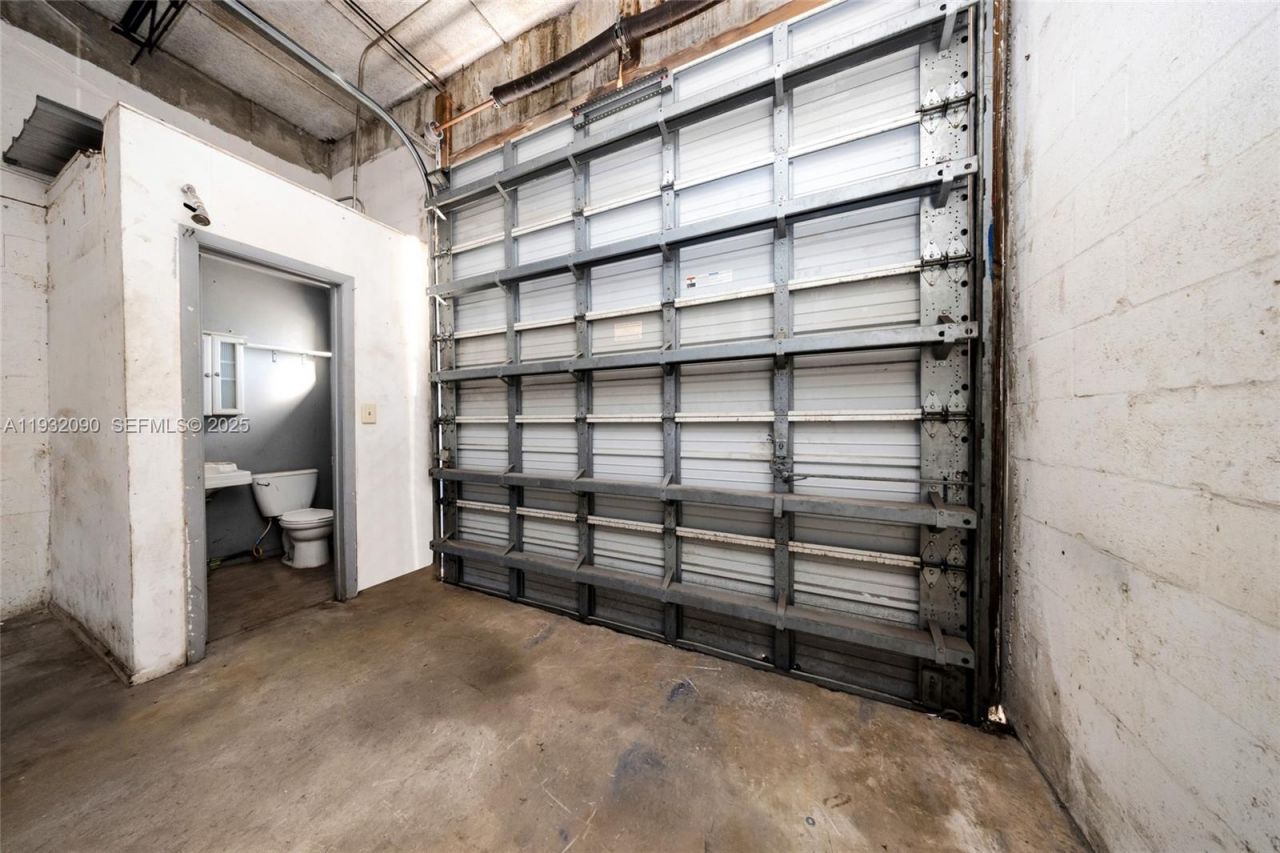 3560 NW 10th Ave , Oakland Park, FL 33309 Photo