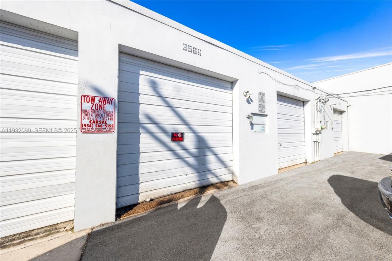 3560 NW 10th Ave , Oakland Park, FL 33309 Photo