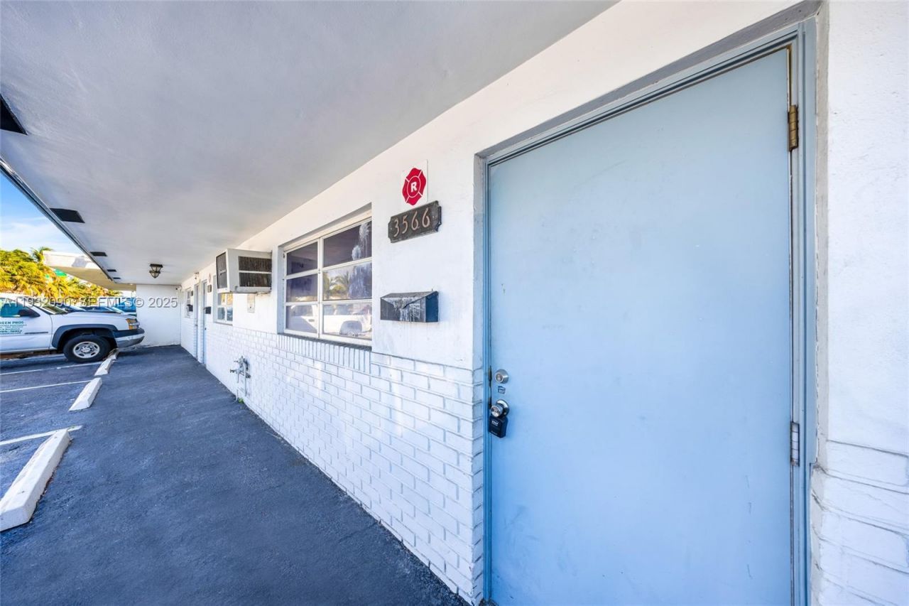 3560 NW 10th Ave , Oakland Park, FL 33309 Photo