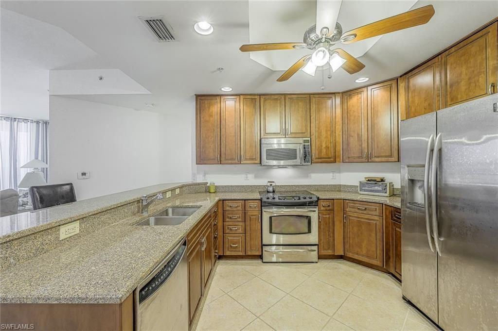 5781 Cape Harbour Dr, Unit 810, Cape Coral, FL 33914 Photo