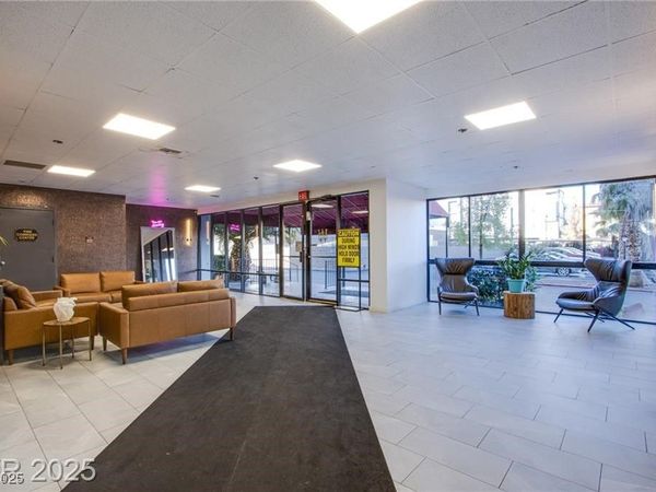 3930 University Center Drive, Unit 512, Las Vegas, NV 89119